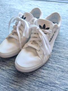 adidas ホワイト ローカットスニーカー　24.0ｃｍのサムネイル