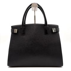 【美品・希少モデル】バーバリー ハンドバッグ ロゴ金具 サフィアーノレザー 黒 美品 PRADAサフィアーノ レザー ハンドバック 黒 ショルダー