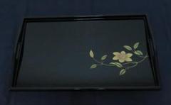 【新品】長手盆　黒　木製　漆塗り　若松（金蒔絵・盛絵） 長手盆 – 山家漆器店