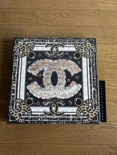 シャネルのロゴの壁掛け シャネル CHANEL ピアス ココマーク CCマーク ゴールド