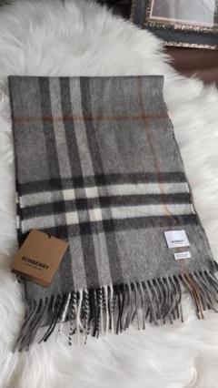 【美品】バーバリー　カシミア100% マフラー　男女共用　グレー BURBERRY バーバリー マフラー カシミア100％ 未使用に近い