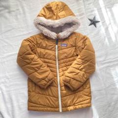 美品★キッズ140М　Patagonia 人気ボアジャケット  ベージュ 楽天市場】【Patagonia】パタゴニア P-6 ロゴ 大人もOK！ キッズ