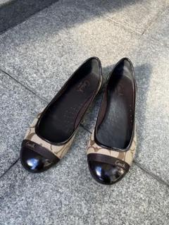 【新品未使用】コーチ バレエシューズ レザー エナメル フラット パンプス 黒 COACH(コーチ) フラットシューズ 38.5 B レディース美品
