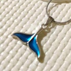 ネックレス　ブルー×シルバー　ホエールテール　ドルフィンテール