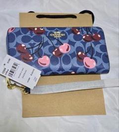 ✨️新品未使用✨COACH チェリー柄 長財布 ネイビー さくらんぼ 新品未使用 COACH 長財布 さくらんぼ チェリー デニム