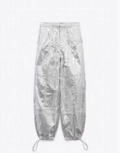 ZARA ナイロンブレンド パラシュートパンツ クレイ XS ZARA ナイロンブレンド パラシュートパンツ クレイ XS - メルカリ