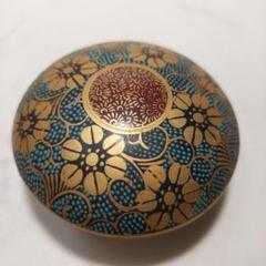 J-1 香合　九谷泰山　九谷焼　共箱•共布•陶暦付き　茶道具　美術品　工芸品 J-1 香合 九谷泰山 九谷焼 共箱•共布•陶暦付き 茶道具 美術品 工芸品