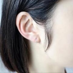ピアスに見えるイヤリング　シルバーフープイヤリング　ノーマル　ete 好きへのサムネイル