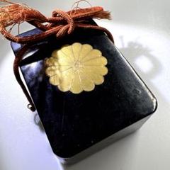 【お値下げしました！】銀製　皇室御下賜品 菊御紋入ボンボニエール 皇室のボンボニエール 天皇陛下御下賜品 菊御紋棗形ボンボ