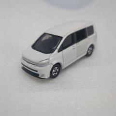TOYOTA VOXY トヨタ ヴォクシー ミニカー 80系 後期 ホワイト