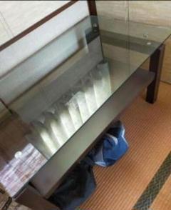 ガラステーブル