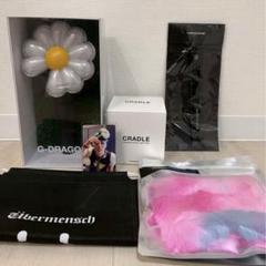 G-DRAGON ペンライト、クレイドル、ファー、ストラップ　セット　おまけ付き G-DRAGON ペンライト、クレイドル、ファー、ストラップ セット
