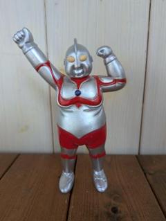 ウルトラマン デブトラマン フィギュア ソフビ Amazon.co.jp: デブトラマン ファットラマン フィギュア ソフビ
