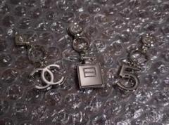 2025年最新】chanelホリデーチャームの人気アイテム - メルカリ