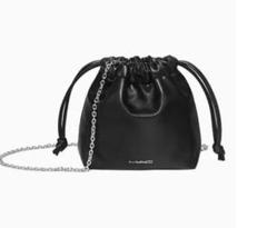 MAC×LISA ノベルティチェーンバッグ MAC × BLACKPINK LISA Lコレクション チェーンバッグ - メルカリ