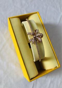 訳あり　スワロフスキー Swarovski Volta リボン　バングル