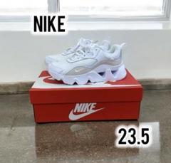 未使用 WMNS NIKE RYZ365 Ⅱ 23.5cm 厚底スニーカー - メルカリ
