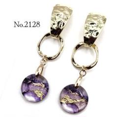 No.2128 ゴールドフープとアルコールインクアートのぶら下がりピアス