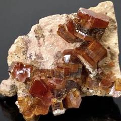 バナジン鉛鉱　バナジナイト　レア結晶　鉱物標本　原石　天然石　ストーン 結晶美 バナジナイト/バナジン鉛鉱 原石 鉱物 標本 宝石 鉱石