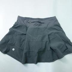 Mocchiさま専用Lululemon スカート スコート 新品タグ付 サイズ6 Mocchiさま専用Lululemon スカート スコート 新品タグ付 サイズ6