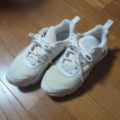 NIKE CU4874-100 22.5 最終価格!