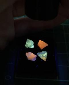 【特価⭐︎】北海道産蛍光オパール細石(ルースケース入り) ⑥