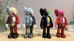 2025年最新】kaws フィギュアの人気アイテム - メルカリ