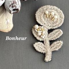 ミナペルホネン　パール　ブローチ ⑦115ミナペルホネン ブローチアクセサリー ハンドメイド 花