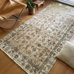 ミルクティーカラーのシノワズリラグ ヴィンテージトルコラグNo.632 貴重106×203 ミルクティー草花ボタニカル柄 トルコヴィンテージ