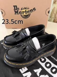 新品未使用Dr. Martens フリンジ付きローファー 黒 26.5cm如水 Dr. Martens フリンジ付きローファー 黒