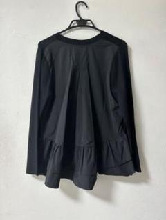某メーカー 極美品 TORRAZZO DONNA バックペプラム切り替えブラックガーデ トップス