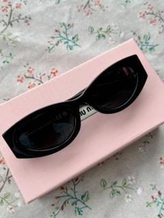 ⭐️miumiu サングラス ケース付⭐️ MIU MIU サングラス ケース付き - メルカリ