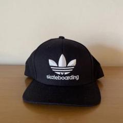 adidas skateboarding キャップ 黒