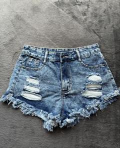 SHEIN ダメージデニム　ショートパンツ