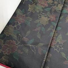 本場大島紬 横双 藍の細かな絣 正絹 AK-4667 本場大島紬 袷 着物 織絣 横双 手織り 正絹 黒 花 笹 色紙文様