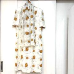 【美品】アクリス　AKRIS 花柄　半袖 ワンピース スカーフ付き 高級　シルク 美品】アクリス AKRIS 花柄 半袖 ワンピース スカーフ付き 高級
