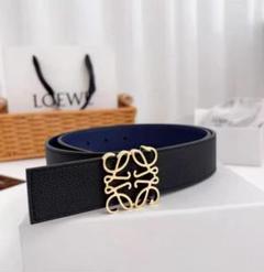 LOEWE ネイビー レザーベルト ゴールドバックル LOEWE ブラックレザーベルト ゴールドバックル - メルカリ