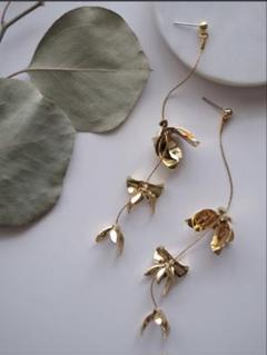 a.b.ellieゴールド フラワーピアス a.b.Ellie Magnolia Stem Drop ピアス【レンタル】