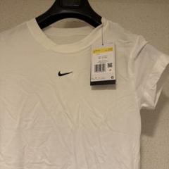 Nike ホワイト Tシャツ ロゴ入り