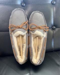＊最終値下げです　ほぼ新品未使用　UGG dakota モカシン　23cm セール【UGG】Dakota ☆ファーモカシン ☆ 海外風♪ 使える1足