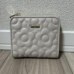 【お値下げ中】MARY QUANT 花柄 二つ折り財布 ピンクベージュ MARY QUANT - マリークワント 二つ折り財布 ピンク 牛革 花柄の