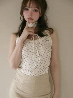 Andmary Flower ribbon tops小花柄 春夏 Andmary Flower ribbon tops小花柄 春夏 - メルカリ