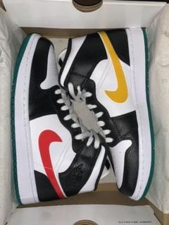 NIKE WMNS AIR JORDAN 1 MID