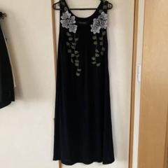 お値下げ!!ポテチーノグループ、ベルパチのワンピースです。黒で段々と、縫ってる ポテチーノグループ、ベルパチのワンピースです。黒で段々と