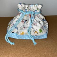 ハンドメイド　猫柄　ドット柄　裏地付き　お弁当袋　中サイズ水色