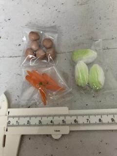 中国　玉石翡翠彫刻　白菜　置物　約2.4kg　金線象嵌唐木台付　V　R6549B Amazon.co.jp: 中国 玉石翡翠彫刻 白菜 置物 約2.4kg 金線象嵌