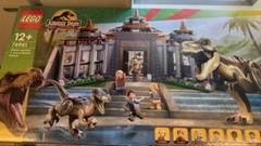 LEGO ジュラシック・パーク セットとカレンダー