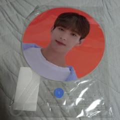 SEVENTEEN ドギョム follow again うちわ SEVENTEEN FOLLOW AGAIN うちわ ドギョム - メルカリ