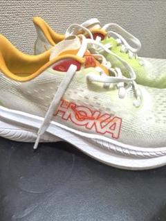 【新品】HOKAスニーカー23.5センチ HOKA ONEONE ランニングシューズ レディース（サイズ（cm