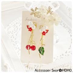 キラキラ♡さくらんぼ.リーフ♡ビジュー♡ハンドメイドピアスorイヤリング♡